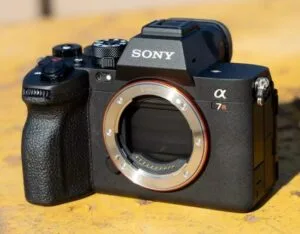 Sony A7R V دوربین جدید سونی (با قابلیت های این دوربین بیشتر آشنا شوید)