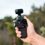 استفاده از اسمو پاکت ۴ کمبو DJI Osmo Pocket 4 Creator Combo برای ولاگینگ در فضای باز